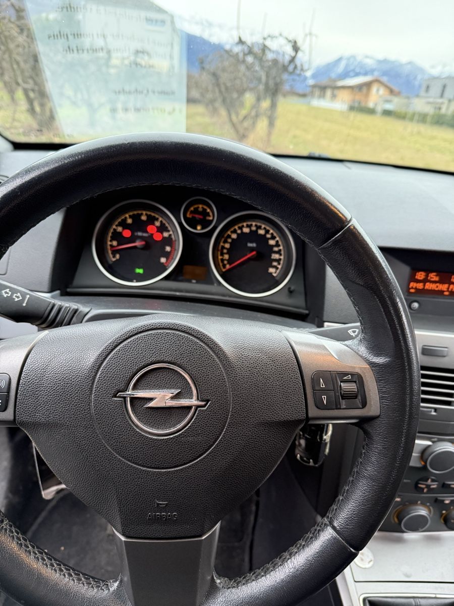 Opel Autos: Opel Astra – Gebraucht aus Sion von inf_hh5q 5