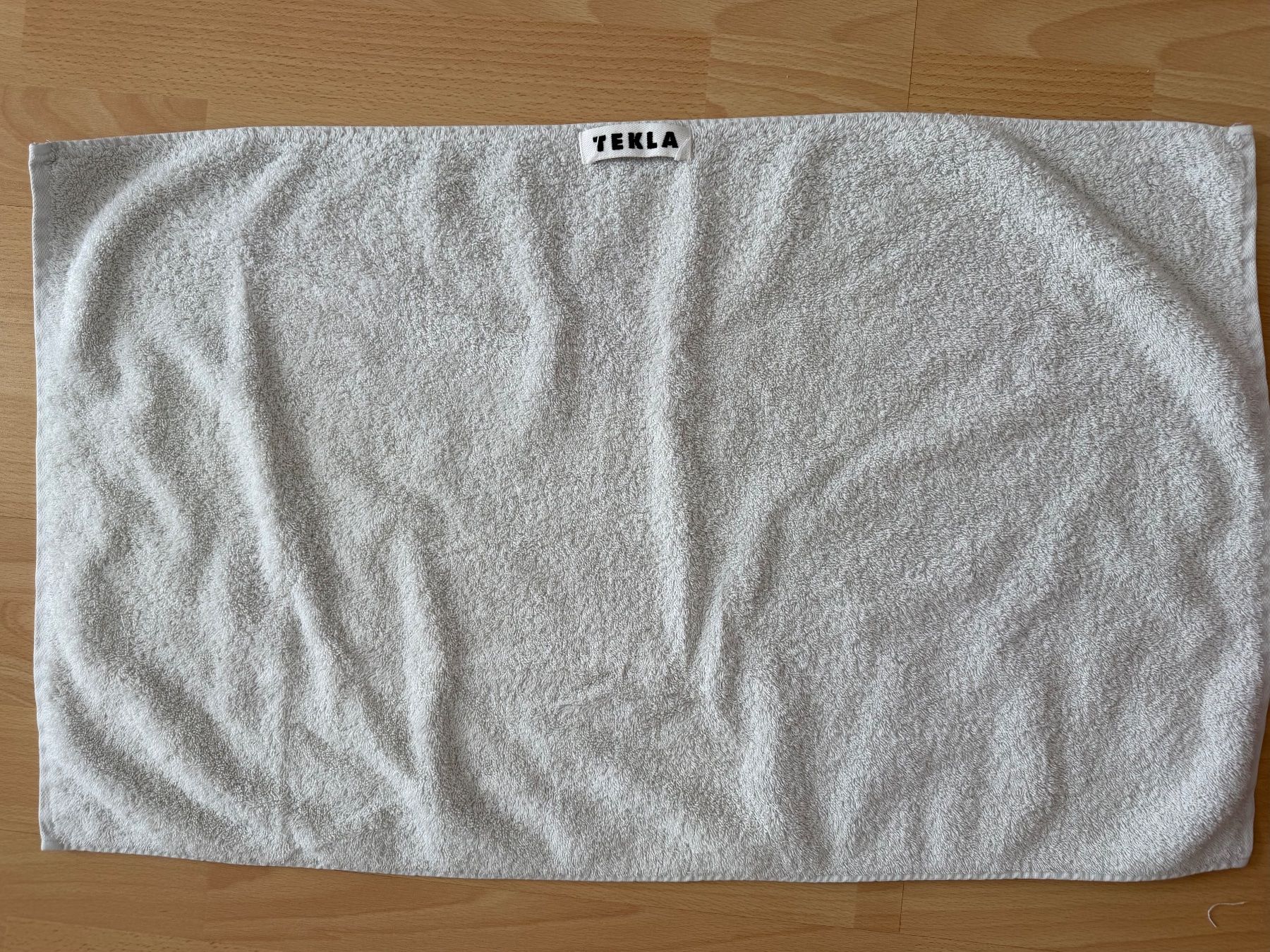 Serviettes de bain: Tekla - hellgraues Handtuch – D'occasion à Zürich par laurapb