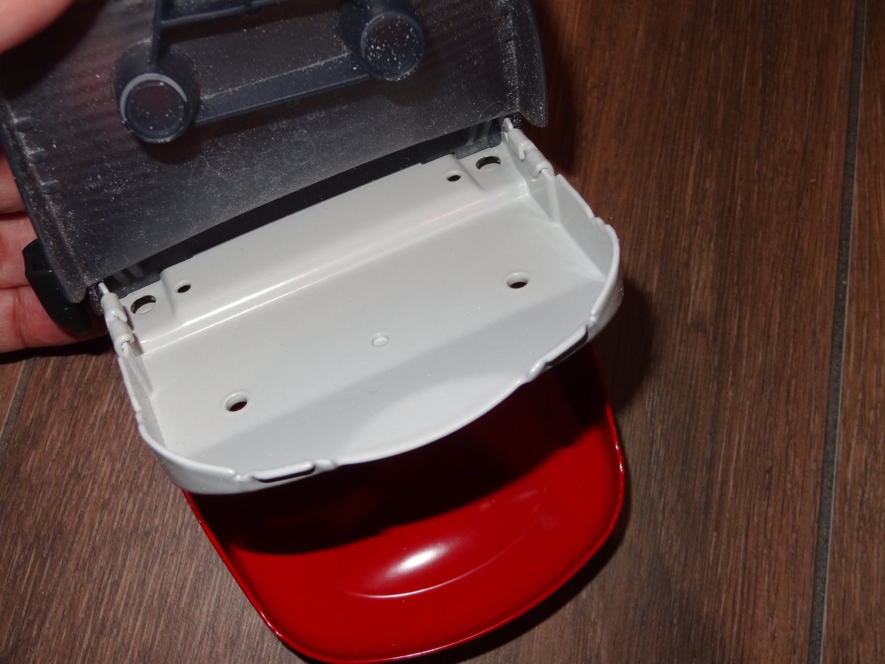 Leitz Tutti gli attrezzi: Perforatrice Leitz 5008 réglable rouge – Usato da Satigny venduto da salvatore73 7