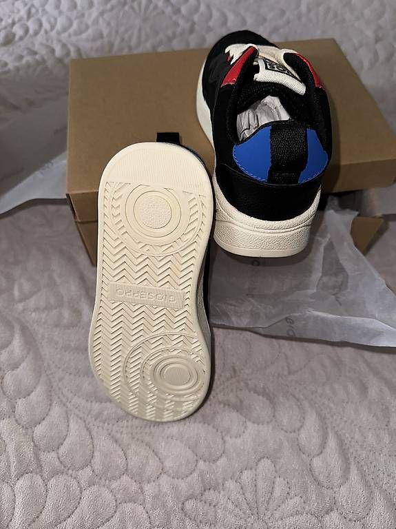 Scarpe per ragazzi: Schwarze Turnschuhe /32/ Gios Eppo Kids – Usato da St. Gallen venduto da EllyM. 3