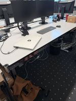 USM höhenverstellbarer Schreibtisch