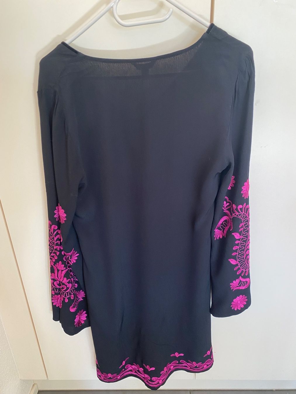 Vestiti: Kleid Monsoon schwarz pinkes Muster S NEU – Nuovo (secondo la descrizione) da Oberglatt ZH venduto da jul_nhy7 1