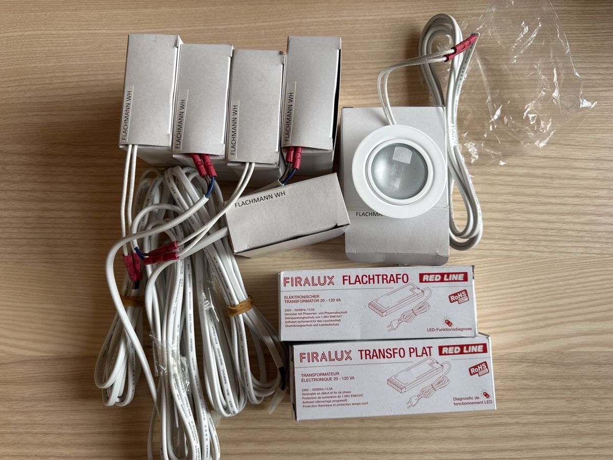 Lampade: Flachmann Einbauspots, 2x 3er Set mit Trafo, neuwertig! – Nuovo (secondo la descrizione) da Unterwasser venduto da Kaiser1652