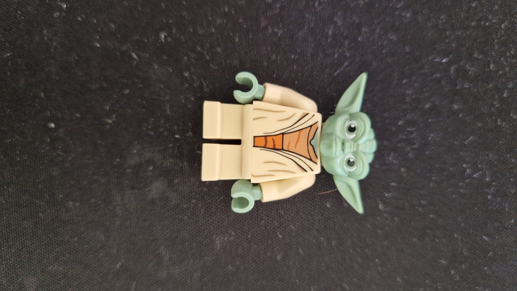 Lego Statuette: LEGO  Yoda – Nuovo (secondo la descrizione) da Küttigen venduto da TheFactor