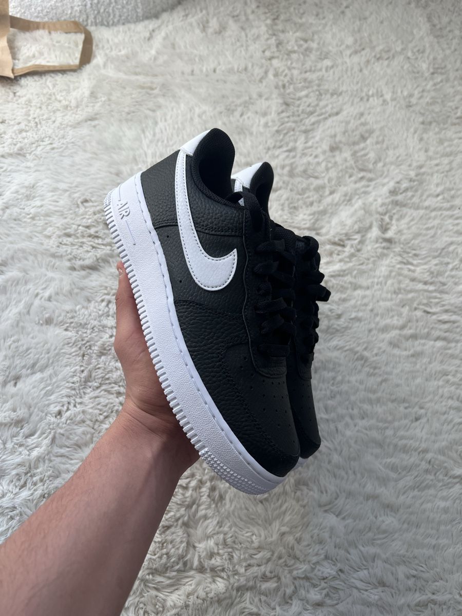 Nike Scarpe da uomo: Baskets Nike Air Force 1 noires et blanches 39 neuf – Nuovo e nell'imballaggio originale da Urtenen-Schönbühl venduto da Big.sanad