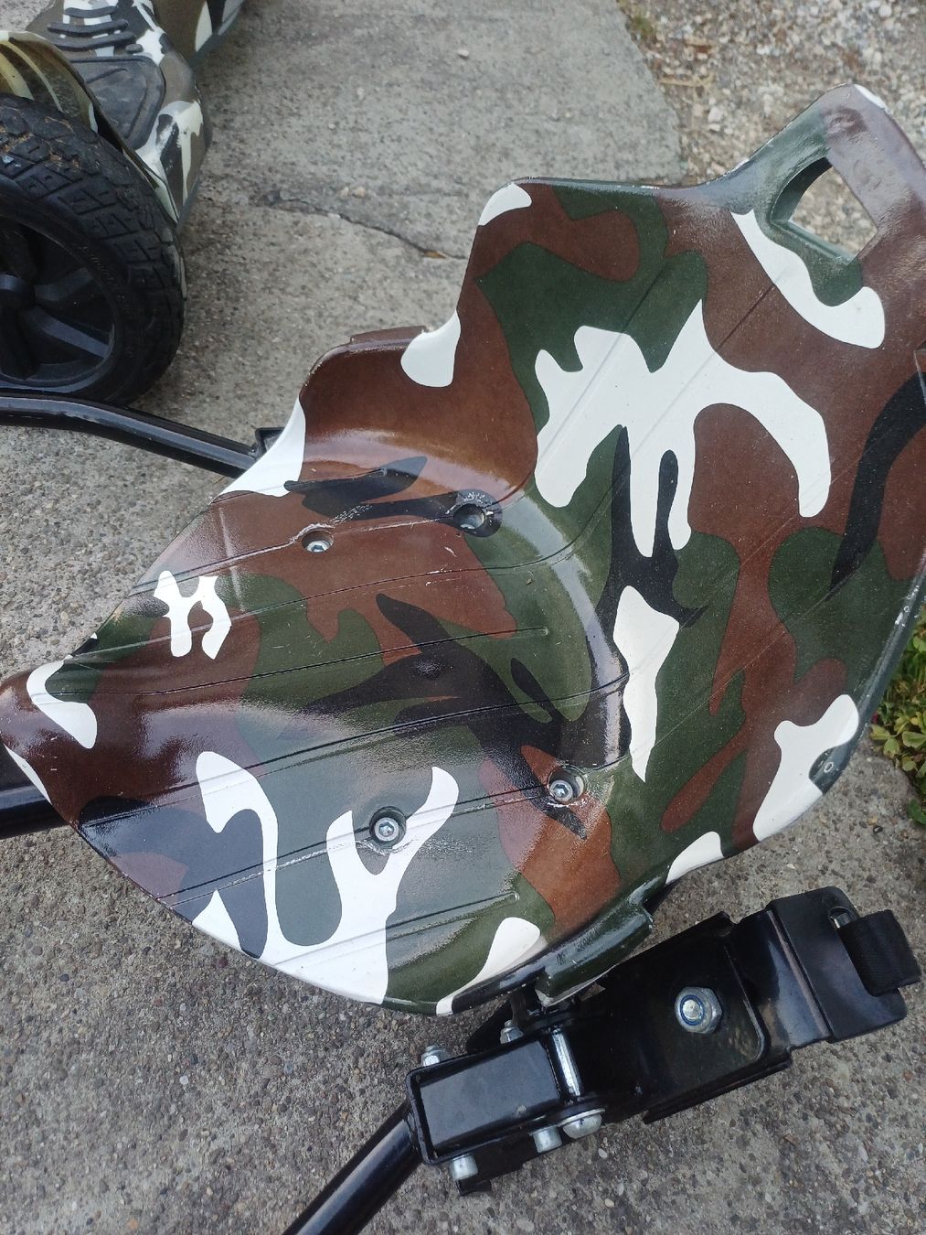 Hoverboard: Hoverboard mit Go-Kart Aufsatz Tarnmuster – Difettoso da Wangenried venduto da Recycler94 7