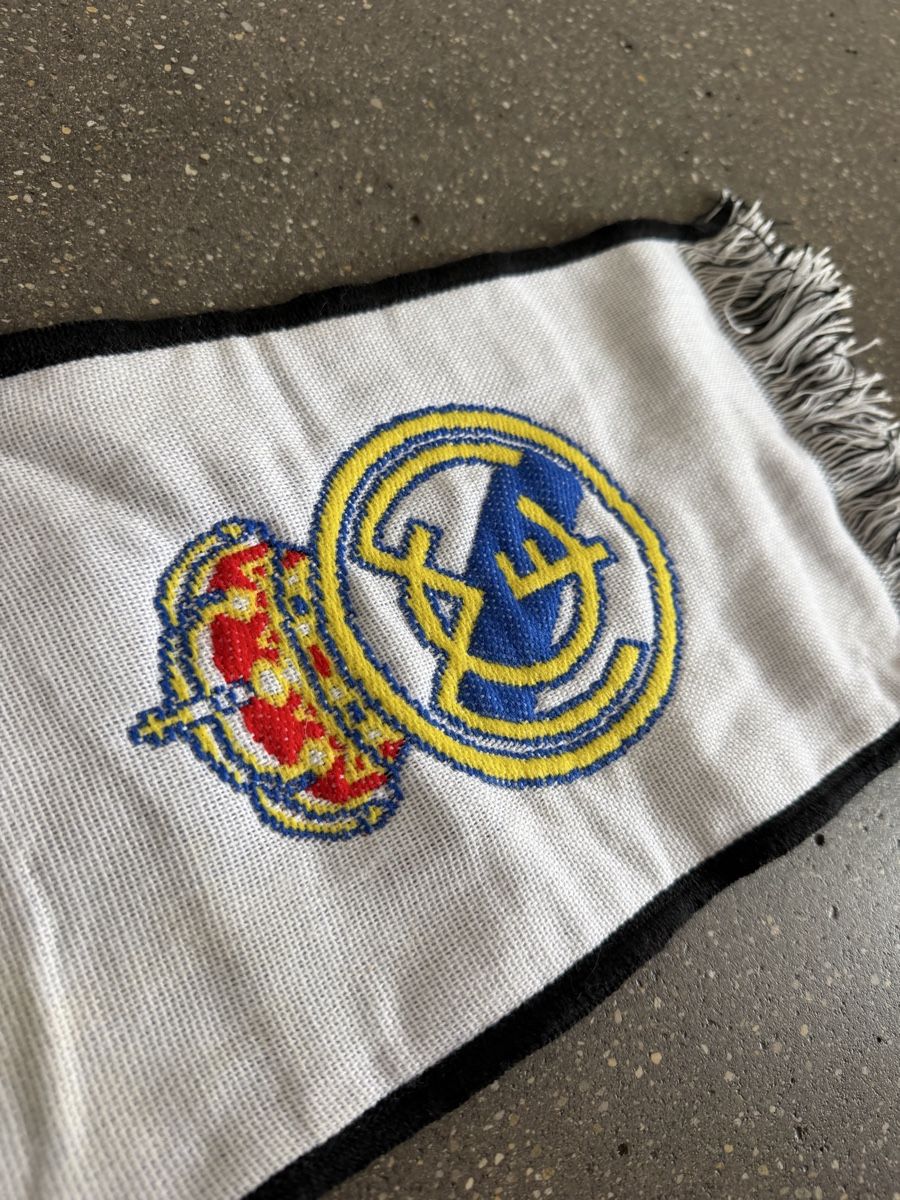 Foulards, Tücher & Schals: Fussball Schal Real Madrid – Gebraucht aus Schlieren von genti_7 1