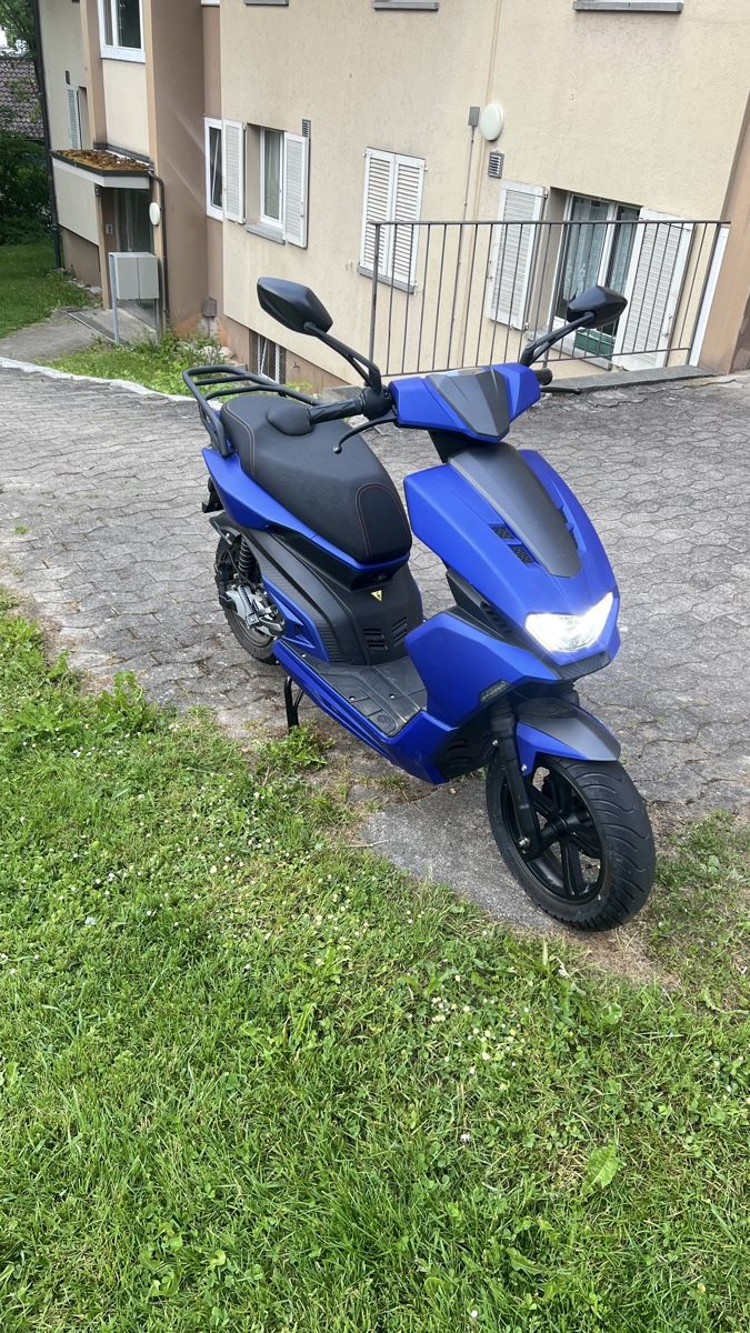 Scooter: E roller 45 km/h zu verkaufen  – Nuovo (secondo la descrizione) da Zürich venduto da arj_h9kc