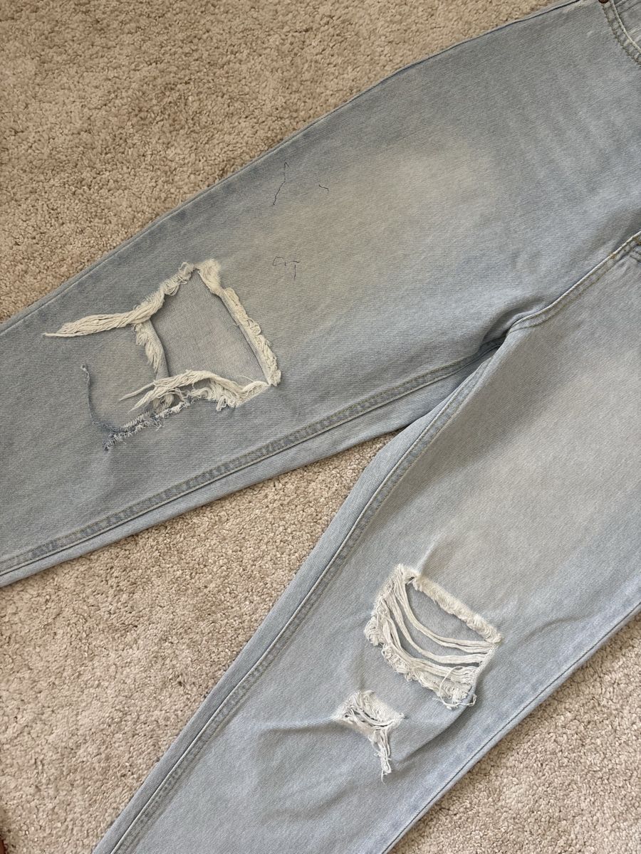 Shein Jeans: Jeans hellblau Grösse S Used Look Shein – Gebraucht aus Basel von mic_5258 1