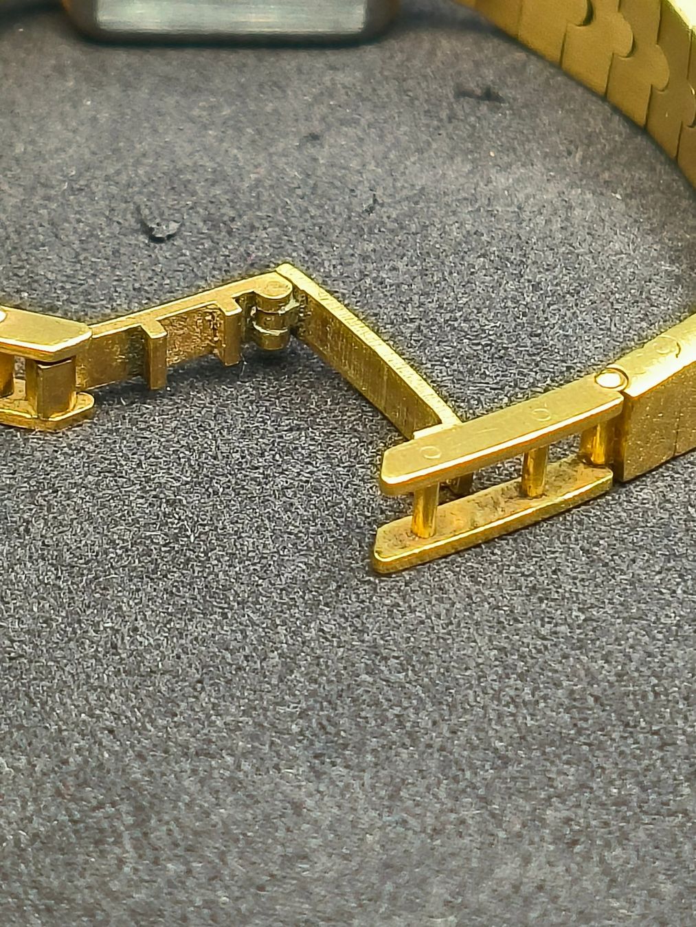 Girard-Perregaux Montres: Girard-Perregaux – Défectueux à La Chaux-de-Fonds par curtitswisswatches 5