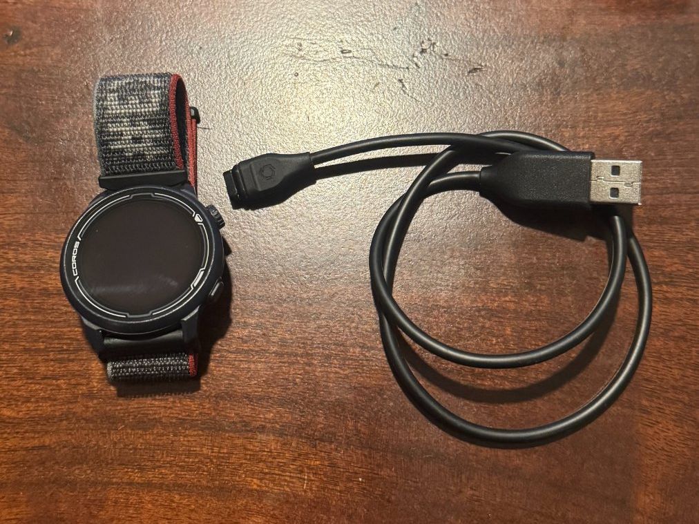 Coros Smartwatch: COROS Pace 2 avec bracelet et chargeur – Usato da St-Sulpice VD venduto da babou79