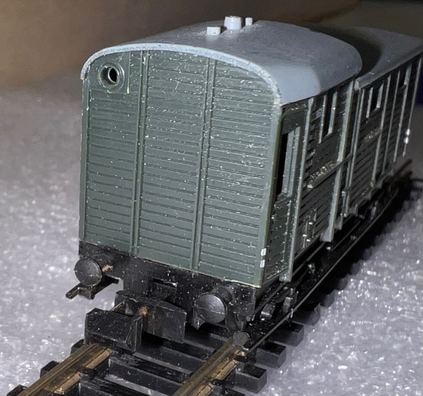 Trix Modellini di ferrovie: Minitrix - Güterwagen-Begleitwagen (13254) – Usato da Basel venduto da jonnyhaas 2