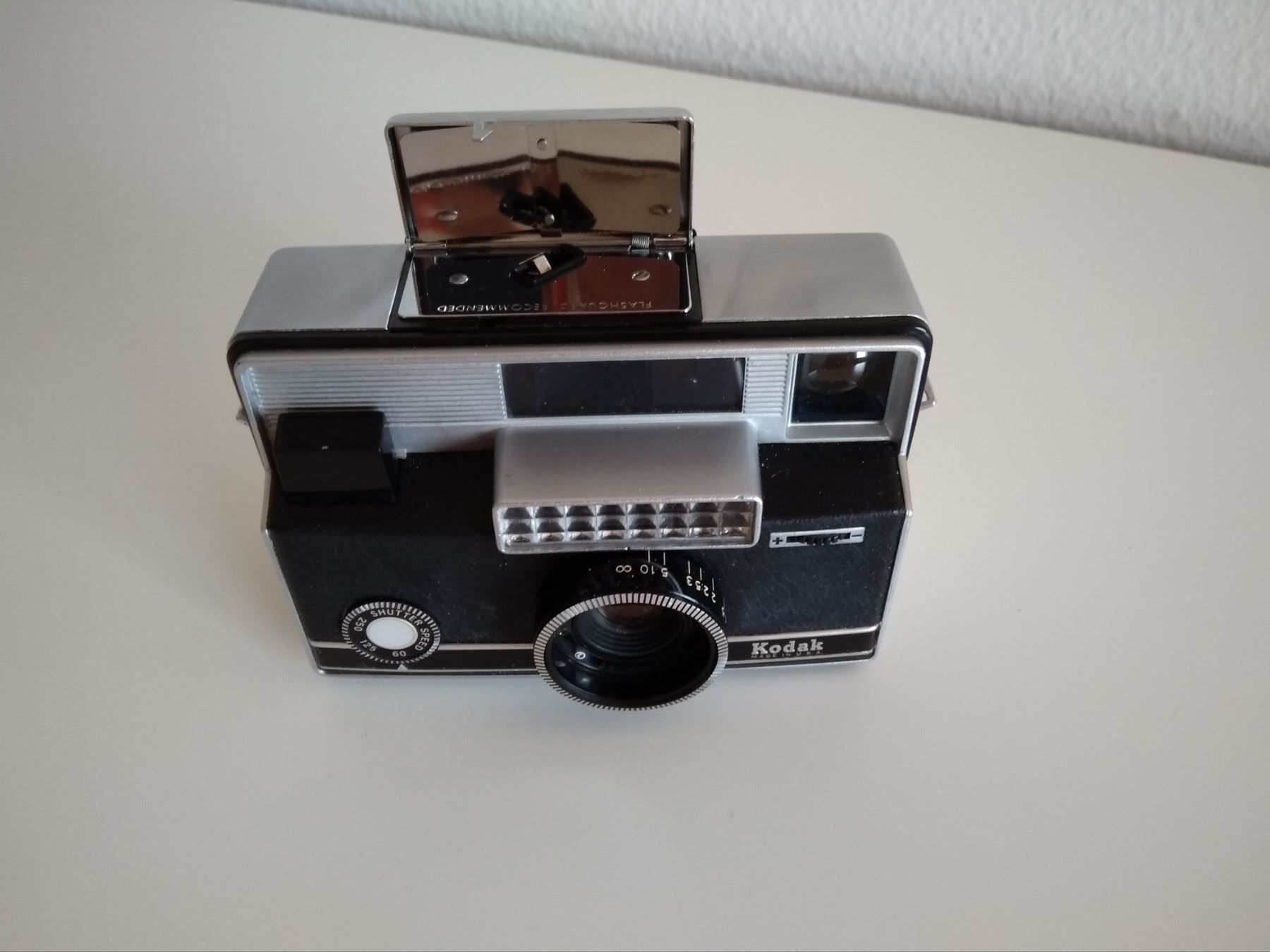 Kodak Fotocamera: Vintage Kodak Instamatic 700 mit Tasche – Usato da Dietikon venduto da Branquinha1981 6