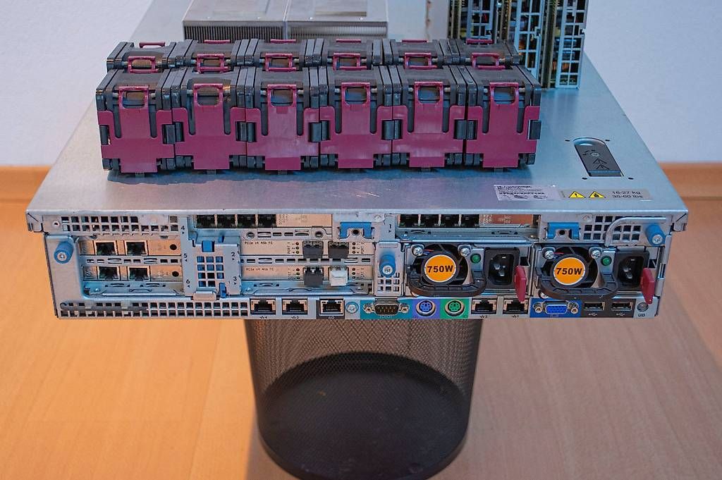 Hewlett Packard Server: HP ProLiant DL380 G7  2x Xeon X5690  144GB ECC  Rails – Usato da Tatroz venduto da schnibee 1