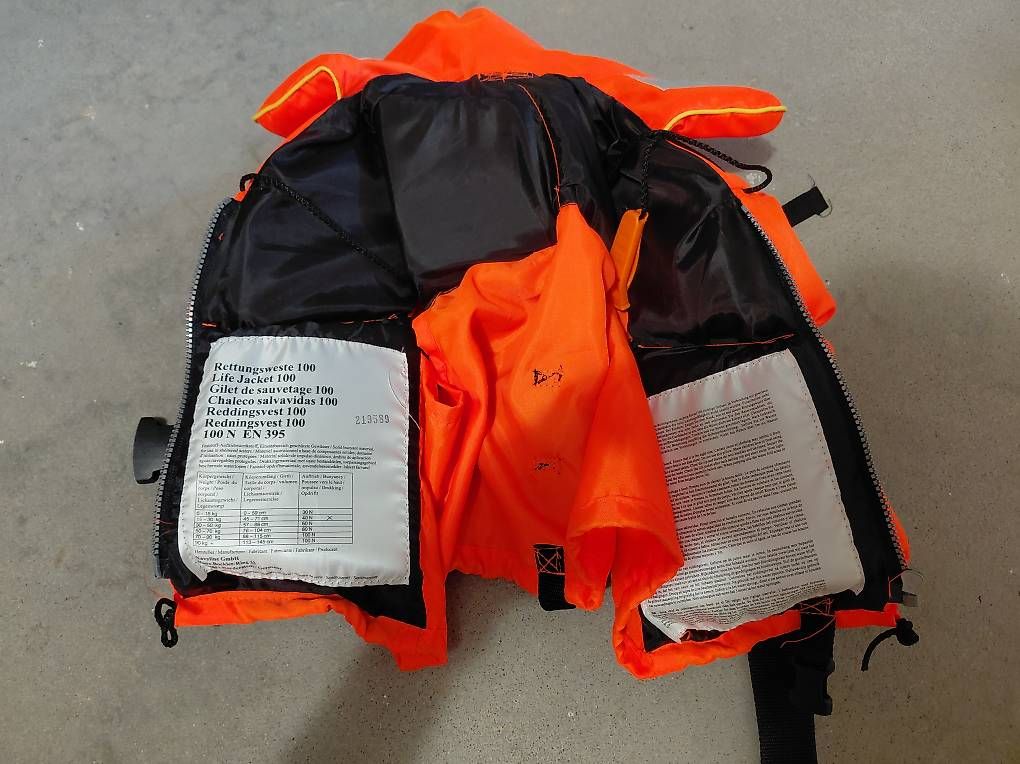 Giubbotti di salvataggio: Schwimmweste Kinder 15-30kg – Usato da Safenwil venduto da RockyFlocky 4