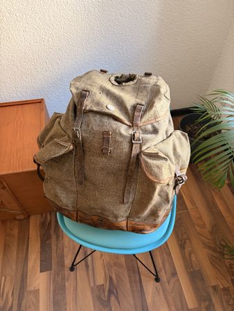 Superselten! Rucksack der Schweizer Armee Salz und Pfeffer