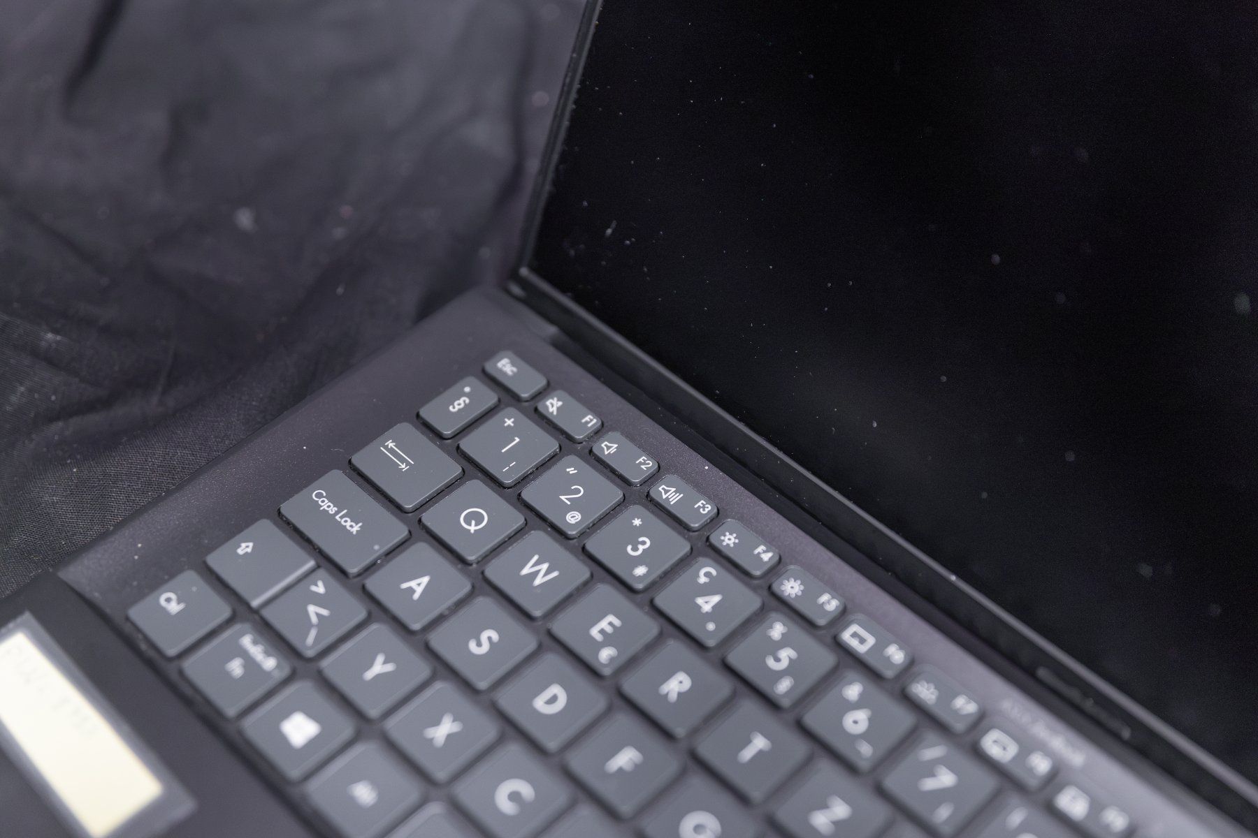 Asus Notebooks: Gebrauchter Laptop, ASUS Zenbook – Gebraucht aus Eschenbach SG von PCbase.ch 2