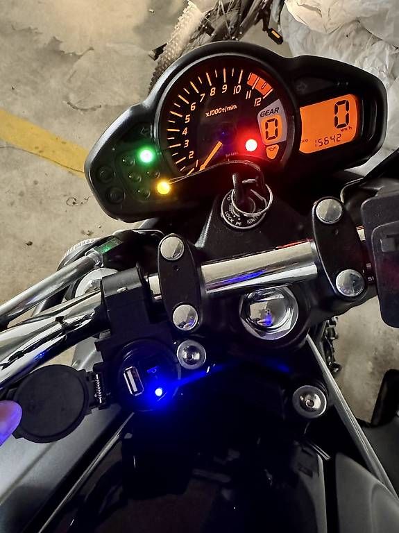 Suzuki Strada: Suzuki SFV650A Gladius ABS MFK – Usato da Lenzburg venduto da DebiM 4