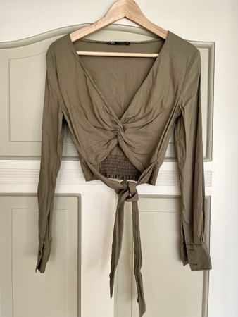 Tolle olivfarbene Bluse von ZARA NEU
