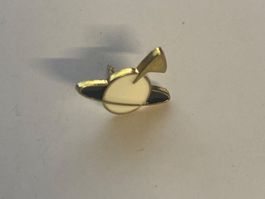 Pin's - planète style Saturne couleur or