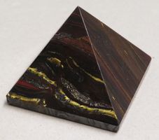 Deko: Pyramide aus Stein mit Maserung (Tigerauge ?), 5x5 cm
