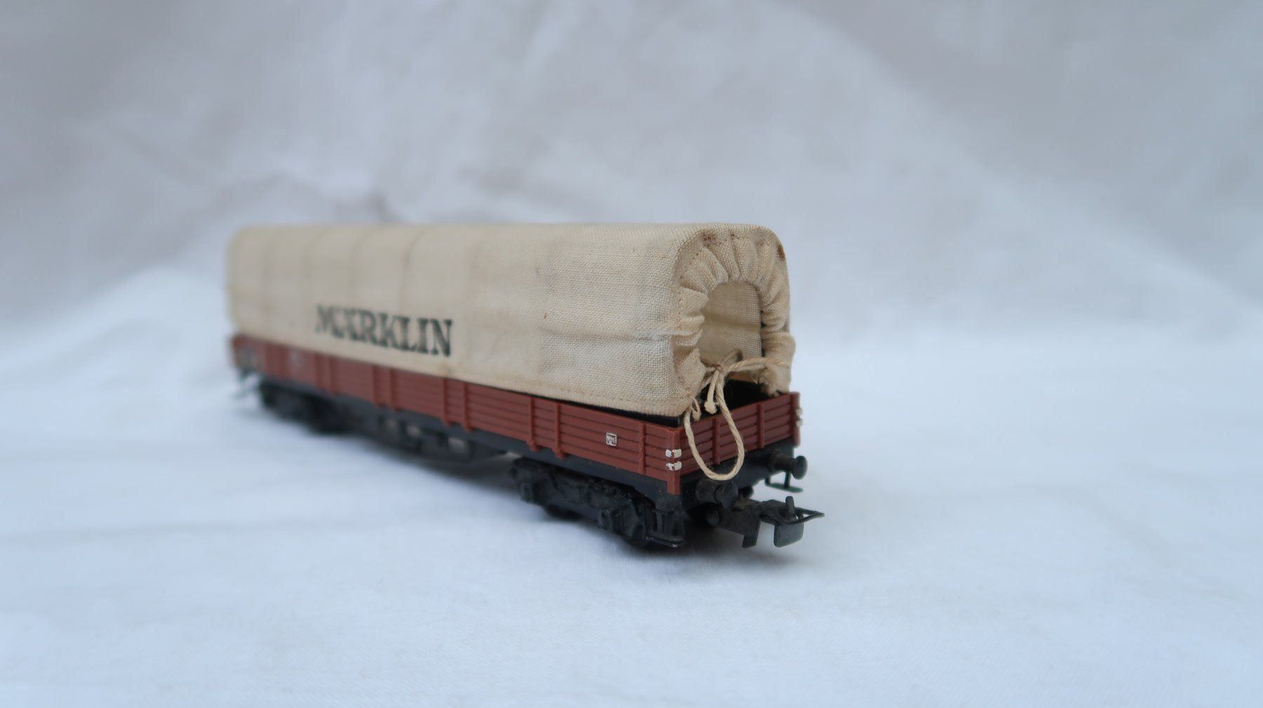 Märklin Modelleisenbahnen: MÄRKLIN Planen-Güterwagen (2) – Gebraucht aus Muttenz von Laeckerlihamschter 6