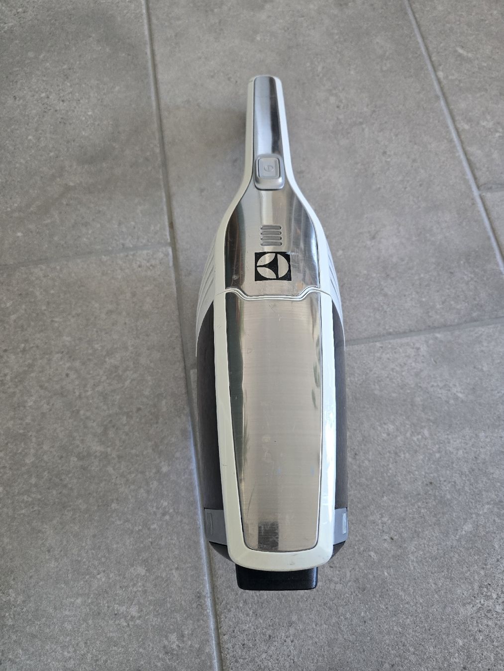 Electrolux Aspirateurs & Accessoires: ELECTROLUX ErgoRapido lithium – Défectueux à La Chaux-de-Fonds par orelg 2