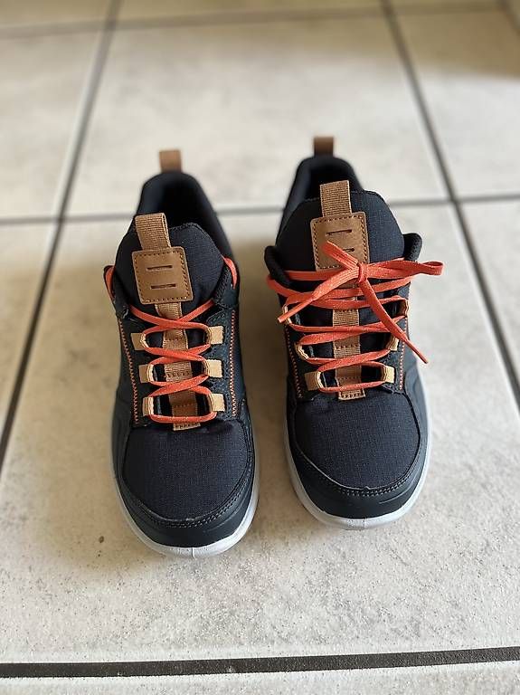 Scarpe da uomo: Chaussures de marche comme neuf t.36 – Usato da Sugiez venduto da Essenti3L