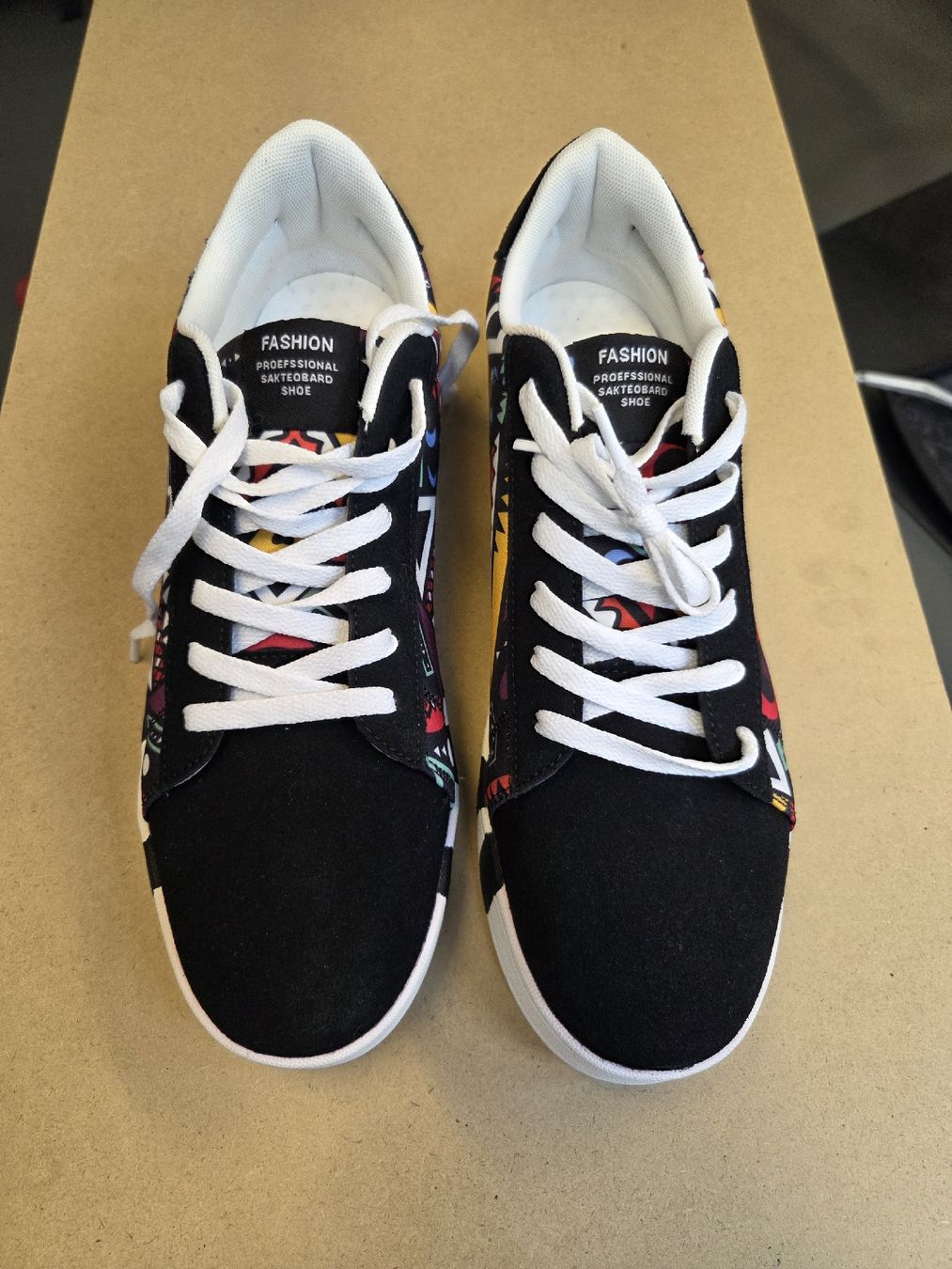 Scarpe da uomo: Skate Schuhe Sneaker neu mit buntem Muster – Nuovo (secondo la descrizione) da Zug venduto da olx_5shp 1