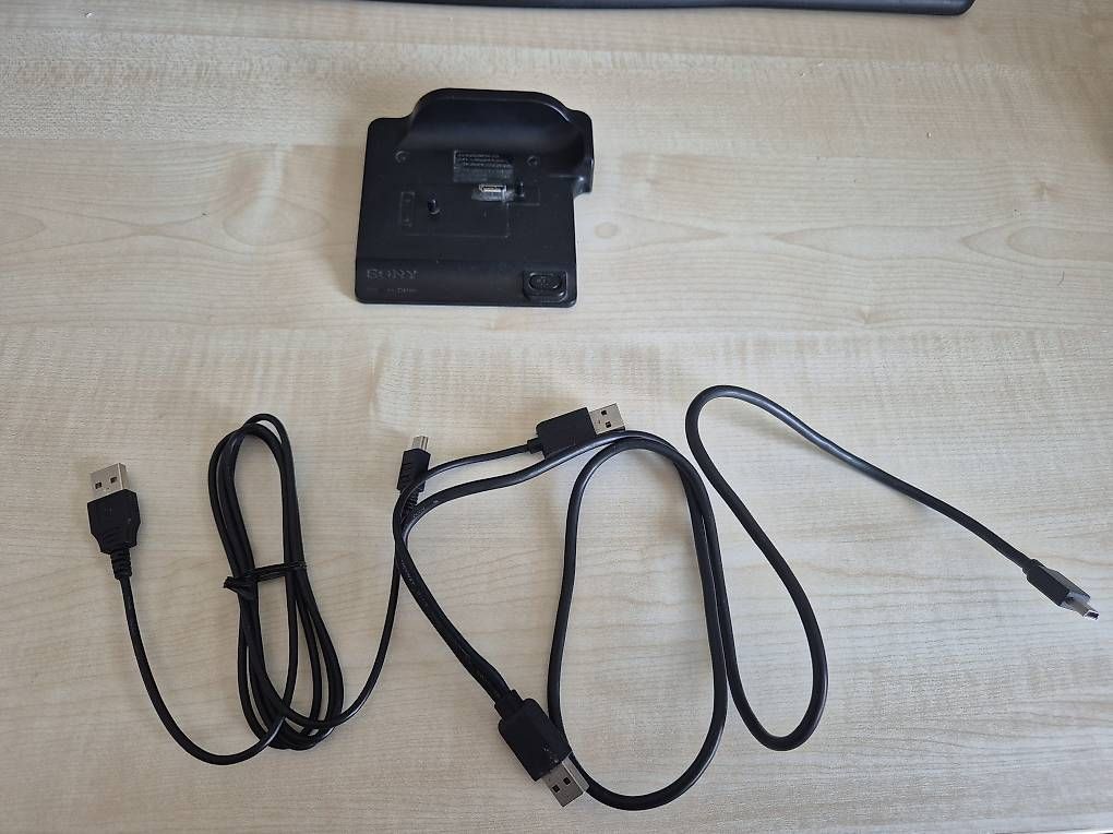 Docking station: Sony Handycam Station DCRA-C220 – Usato da Basel venduto da alaubi