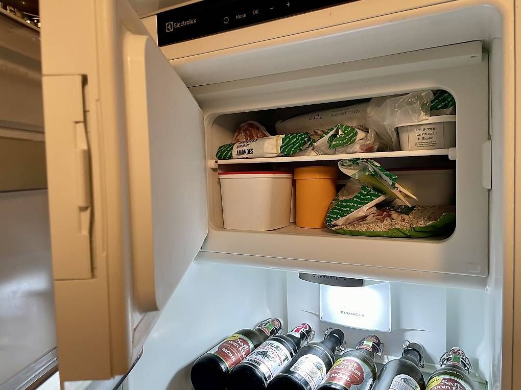 Frigoriferi: Kühlschrank Electrolux gross + Gefrierfach – Usato da Wallisellen venduto da Raspberrypi 1