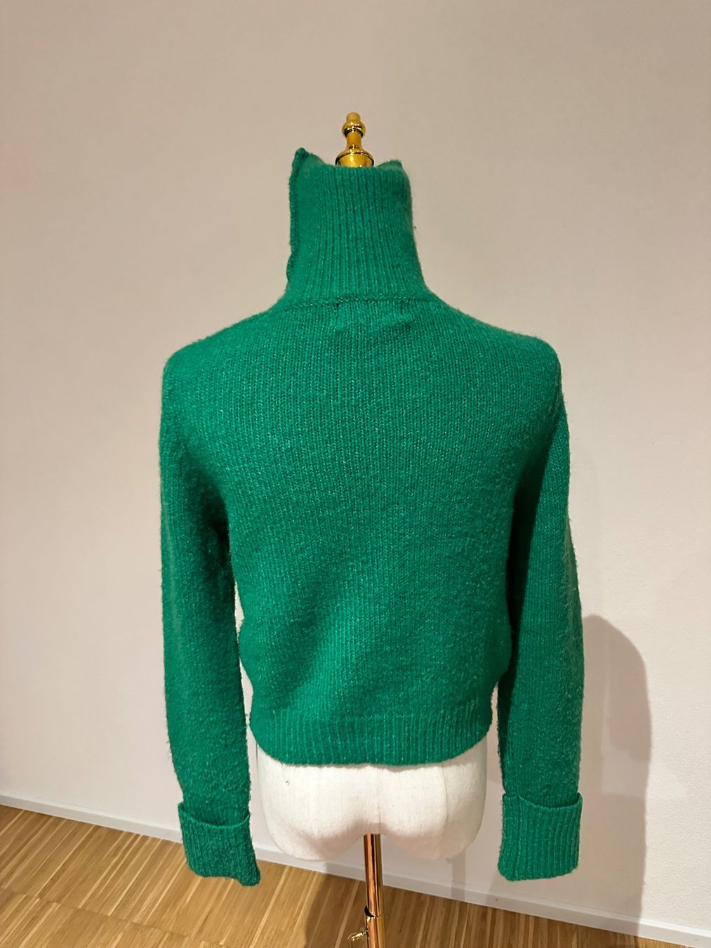 Pullover & Sweatshirts: Sweater size S – Gebraucht aus Neuchâtel von agn_jc66 1