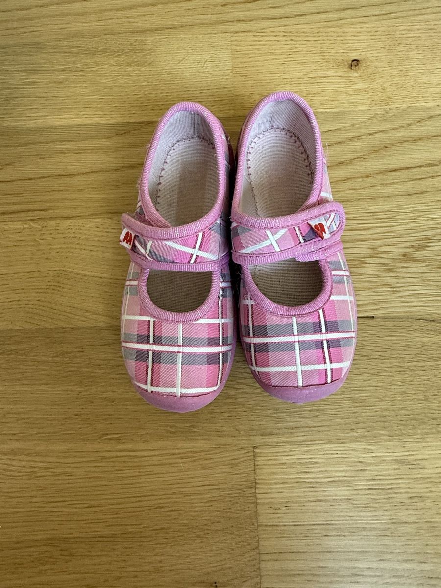 Chaussures filles: Finken Elefanten Grösse 25 – D'occasion à Lupfig par gal_y59r