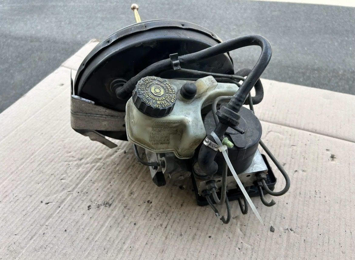 Volkswagen Alle Autoersatzteile: Cervo frein abs  VR6 – Gebraucht aus Muraz (Collombey) von Wolfdog1978