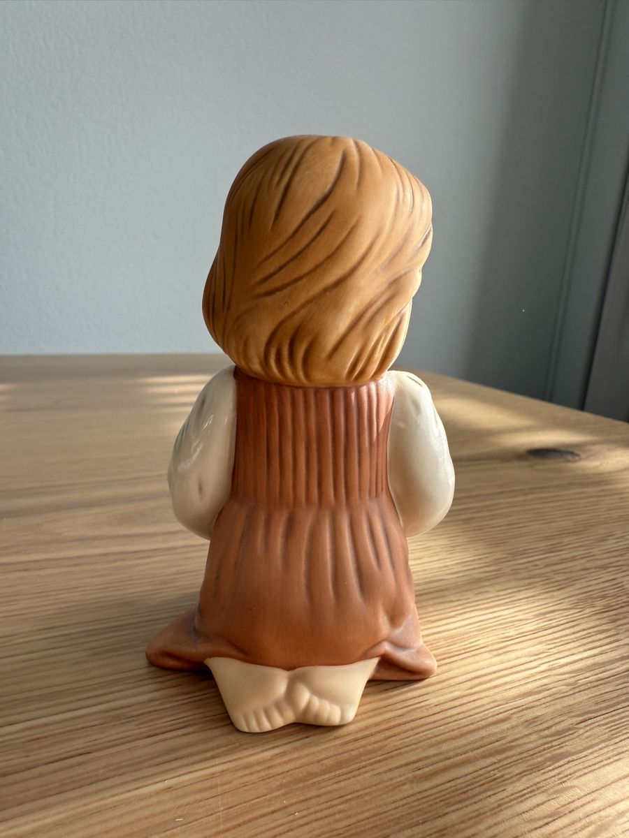 Statuette: Goebel Mädchen mit Blumenstrauss – Usato da Sarmenstorf venduto da Nathaliie_21 3
