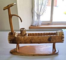 Rustikaler Holzbrunnen aus Birkenholz Handarbeit