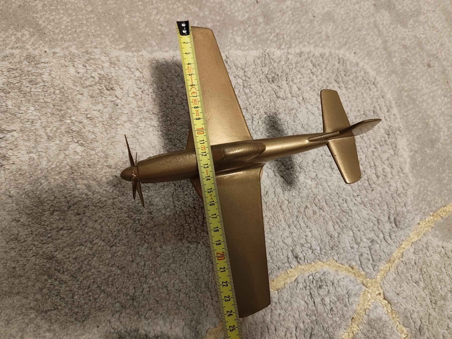 Kit di modellismo & Modellini statici: Messingfarbener P51 Mustang Modell – Usato da Bäch SZ venduto da BirdyTheBird 2