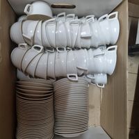 Über 60 Stück Tassen und Unterteller weiss ORNAMIN 