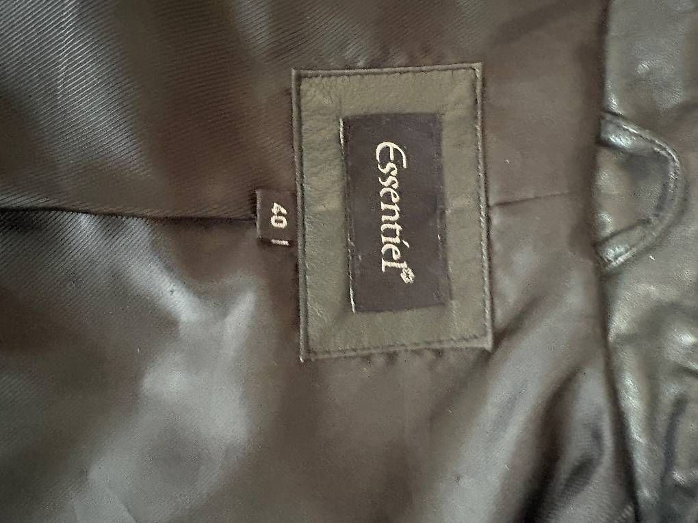 Cappotti: Trench in pelle nera – Usato da Derendingen venduto da gisella_21 4