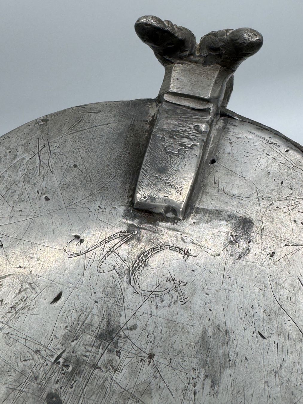 Caraffe: Antiker Zinn, Kelchkanne – Usato da Sachseln venduto da BONATI01 5