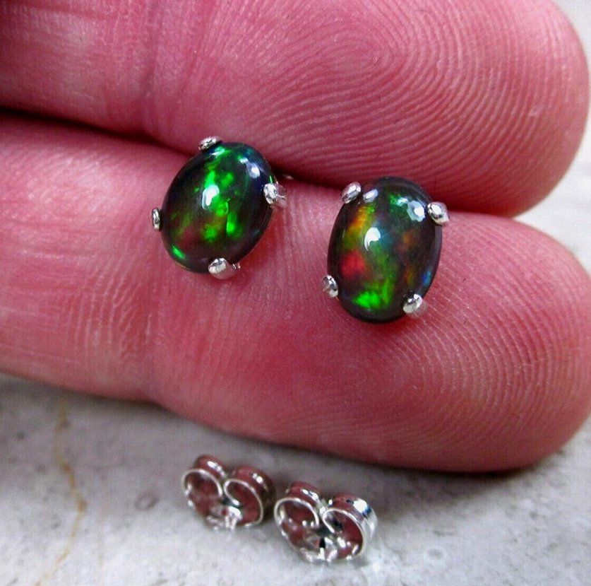 Orecchini pendenti & Orecchini a lobo: 925 SOLID STERLING SILVER ETHIOPIAN Black OPAL STUD EARRING – Nuovo (secondo la descrizione) da Laupersdorf venduto da J69T 1