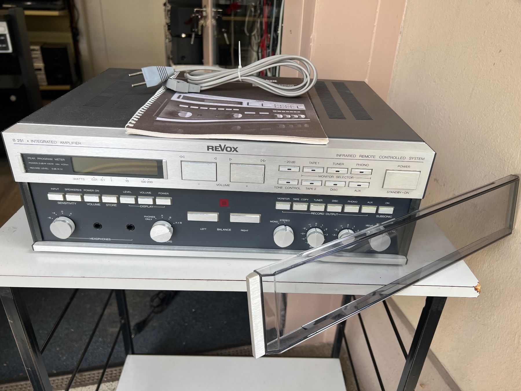 Revox Amplificatori: Revox B251 integrierter Verstärker – Usato da Gebenstorf venduto da Secondtronik 4