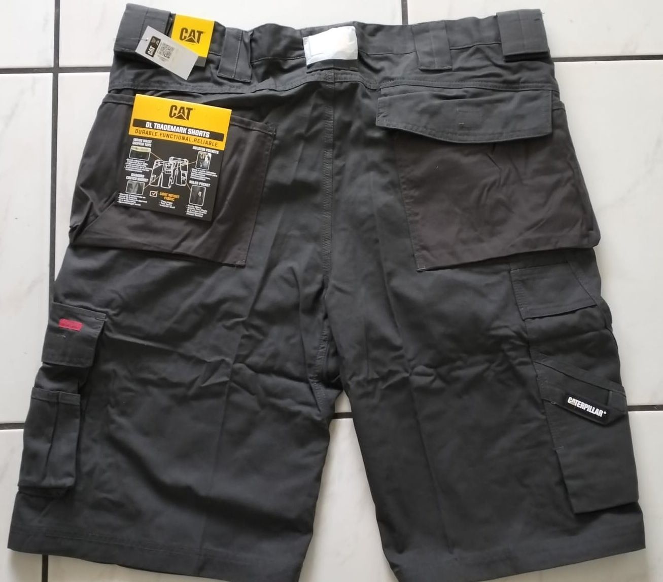 Caterpillar Pantaloni: CAT Arbeitsshorts W42 – Nuovo e nell'imballaggio originale da Dietikon venduto da Eylem79 1