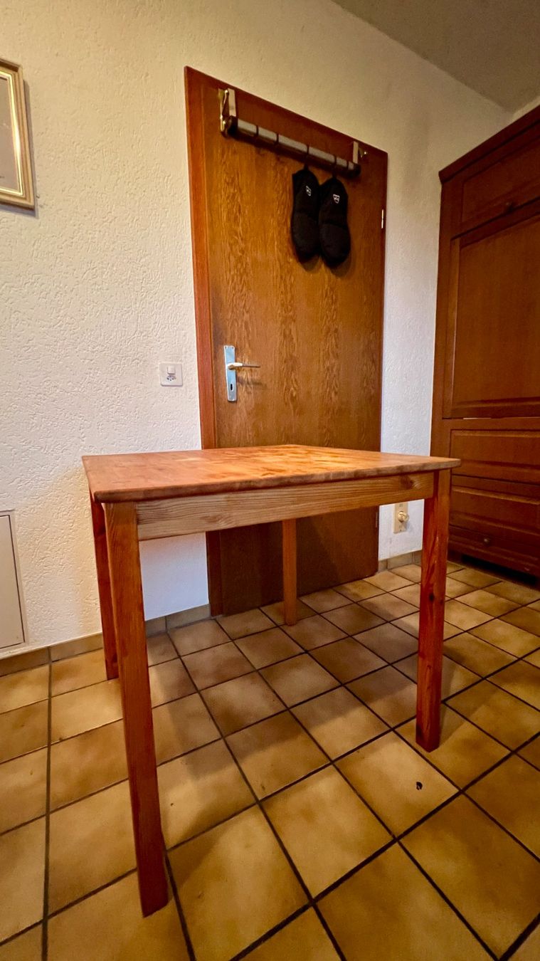 Tavoli: Holztisch gebraucht – Usato da Stein AG venduto da AceSpace69 1