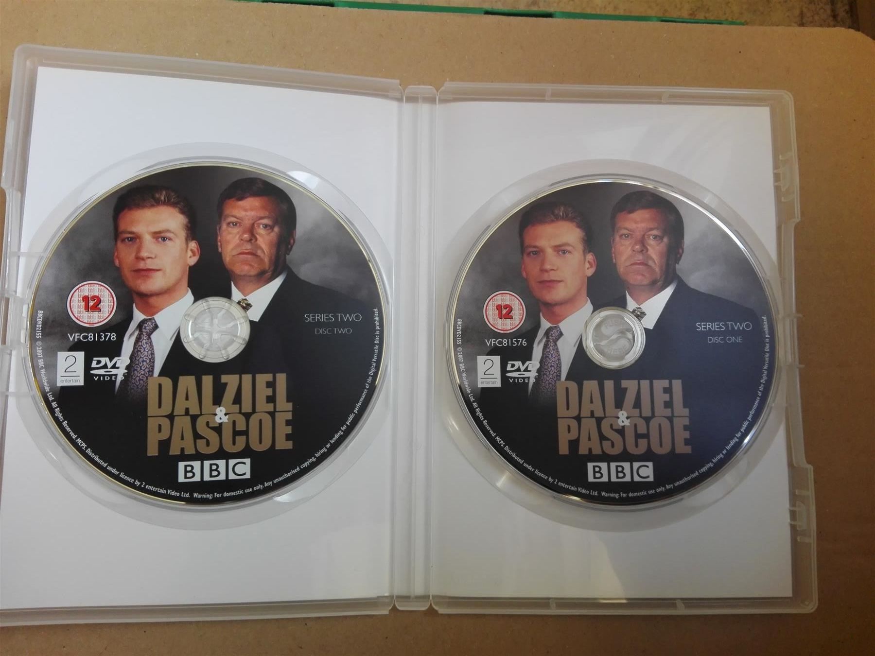 Alle DVDs: Dalziel & Pascoe  (Series 1 & 2)                   UK-Import – Gebraucht aus St.Galllen von elkaphone 4