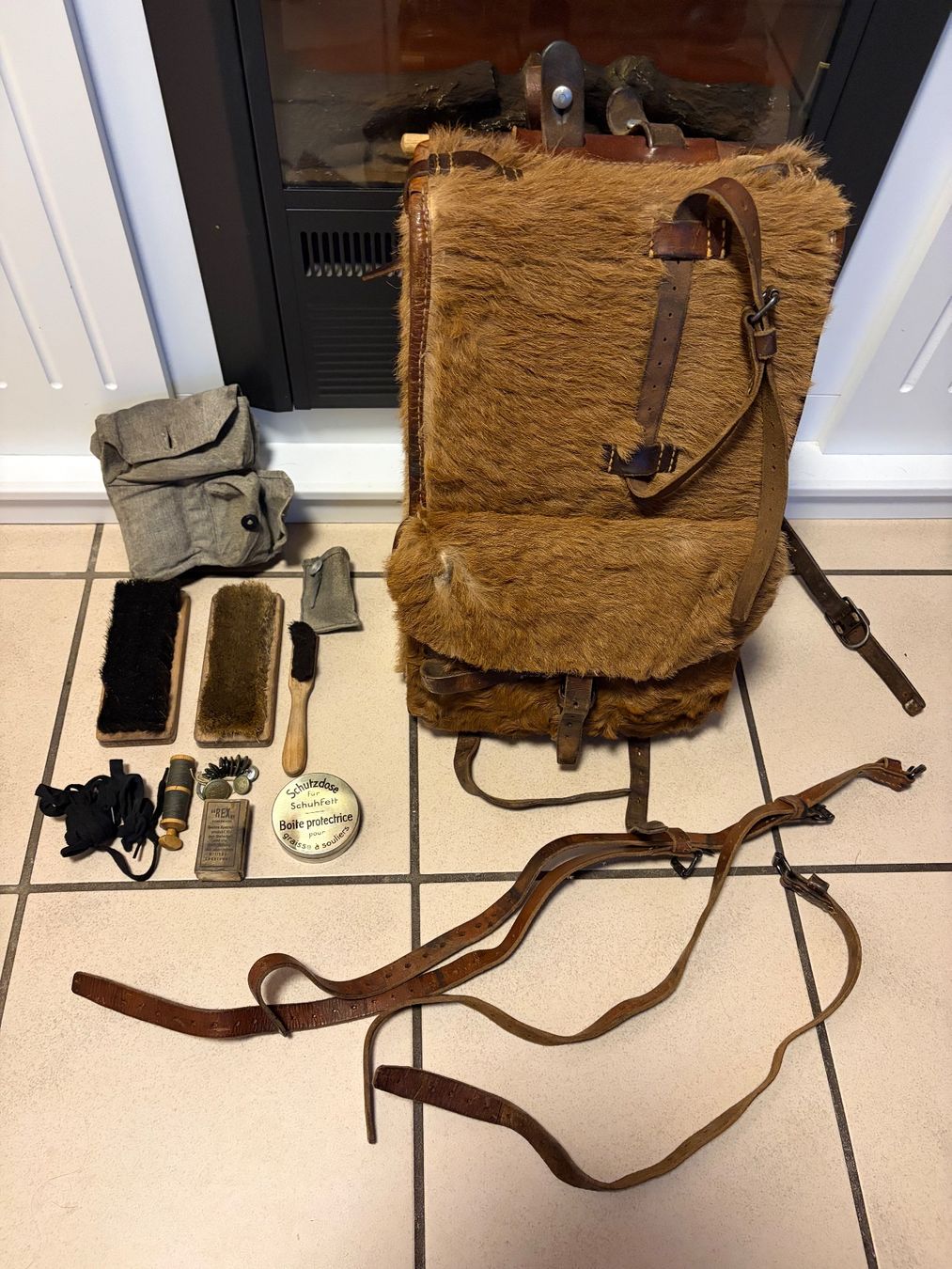 Zaini: Original Schweizer Militär  Rucksack mit Zubehör – Usato da Zäziwil venduto da Emlea