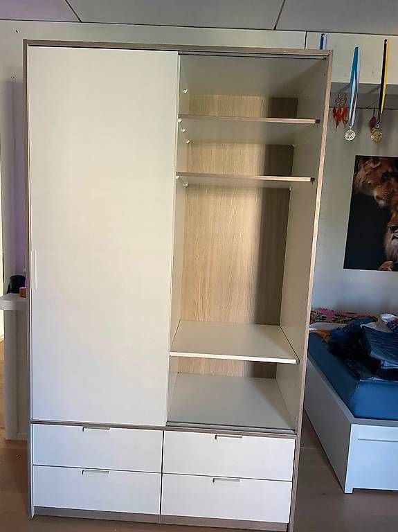Armadi: Ikea Schrank – Usato da Männedorf venduto da Binggi4 2