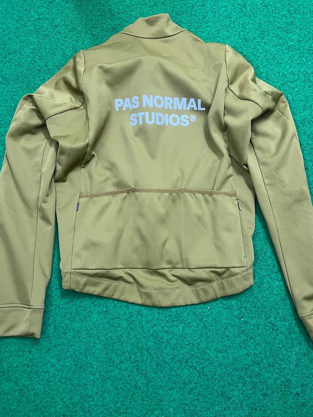 Giacche: Pas Normal Studios Thermal Long Sleeve Jersey Size L – Nuovo (secondo la descrizione) da Neuchâtel venduto da jon_588l 1