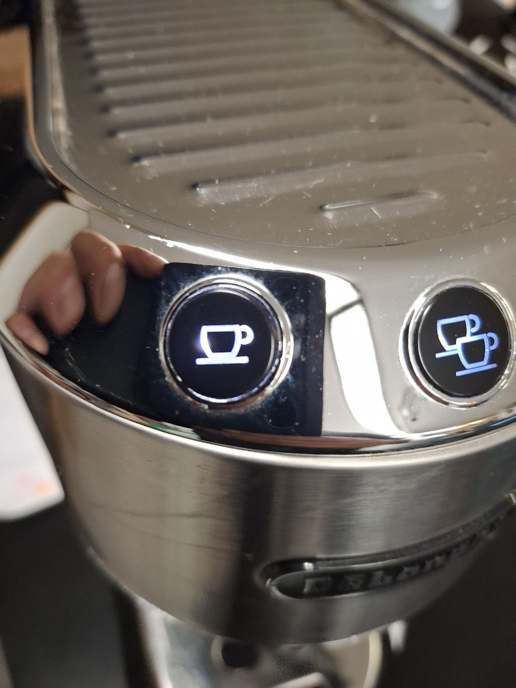 De'Longhi Kaffeemaschinen & Espressomaschinen: DeLonghi EC680.M Espressomaschine Edelstahl – Gebraucht aus Fislisbach von HurtiBrocki 8