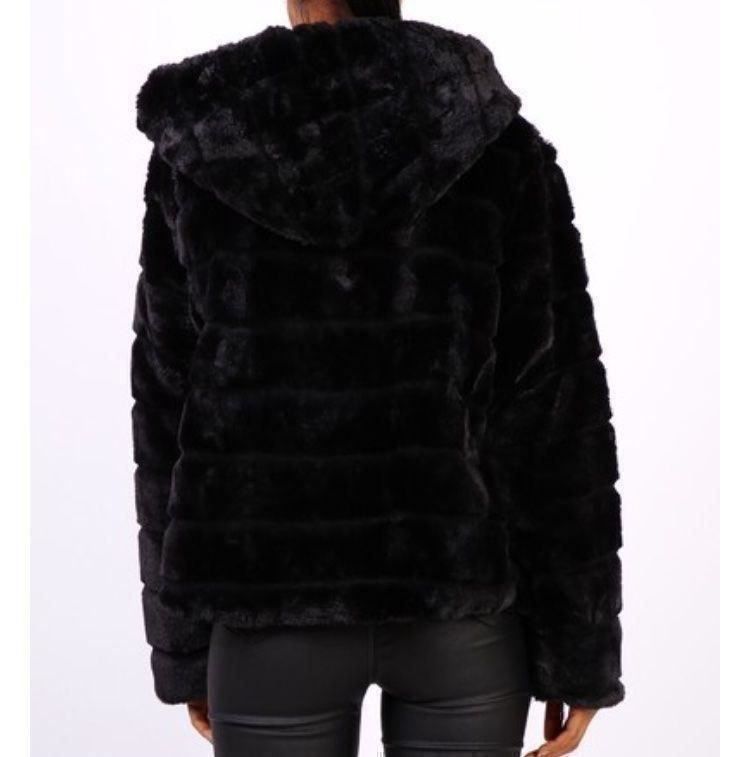 Cappotti: Veste fourrure camel, noire ou grise – Nuovo e nell'imballaggio originale da Petit-Lancy venduto da mina222 3